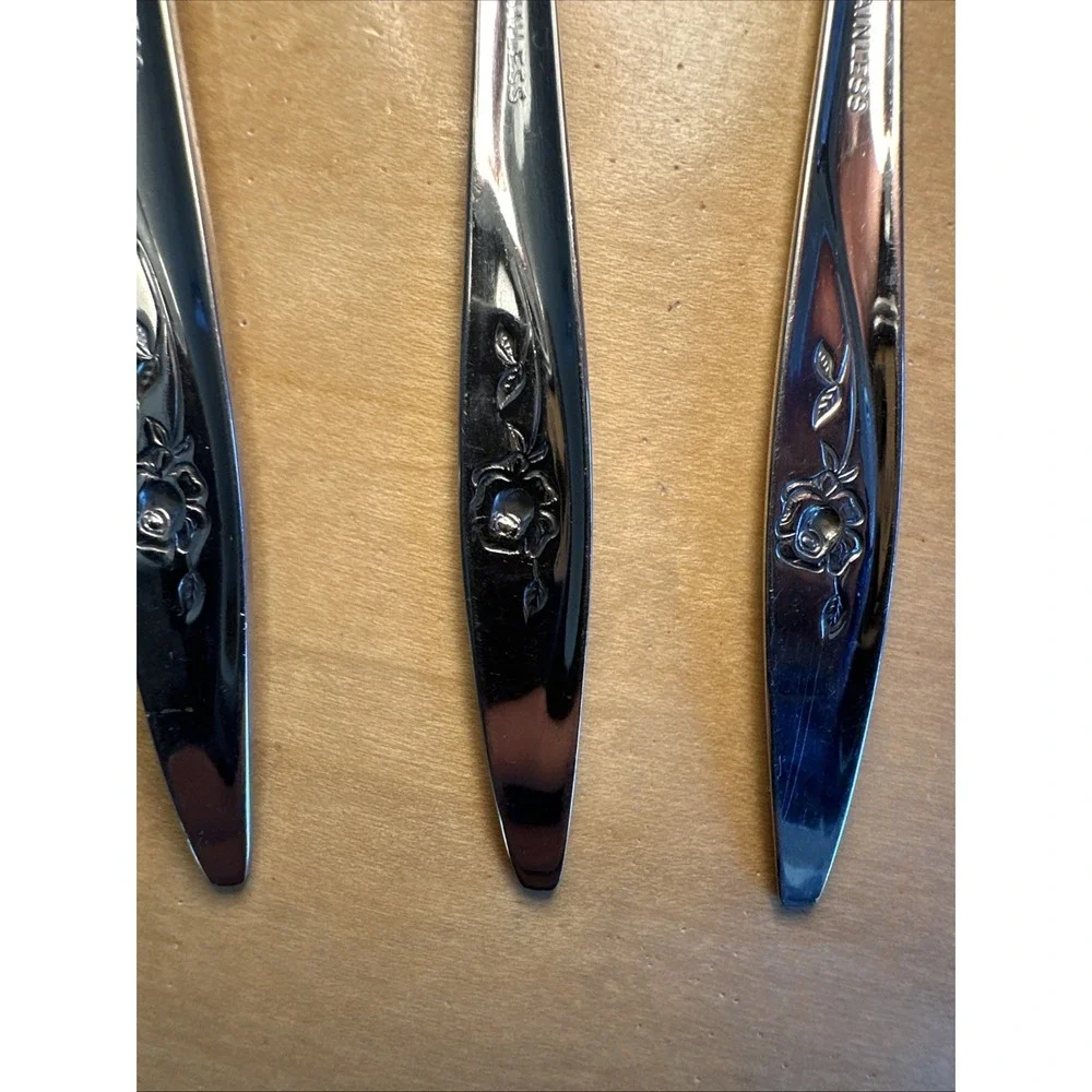 Oneidacraft Deluxe Lasting Rose Stainless Salad 3 Forks Flatware 1 Butter‎ Knife